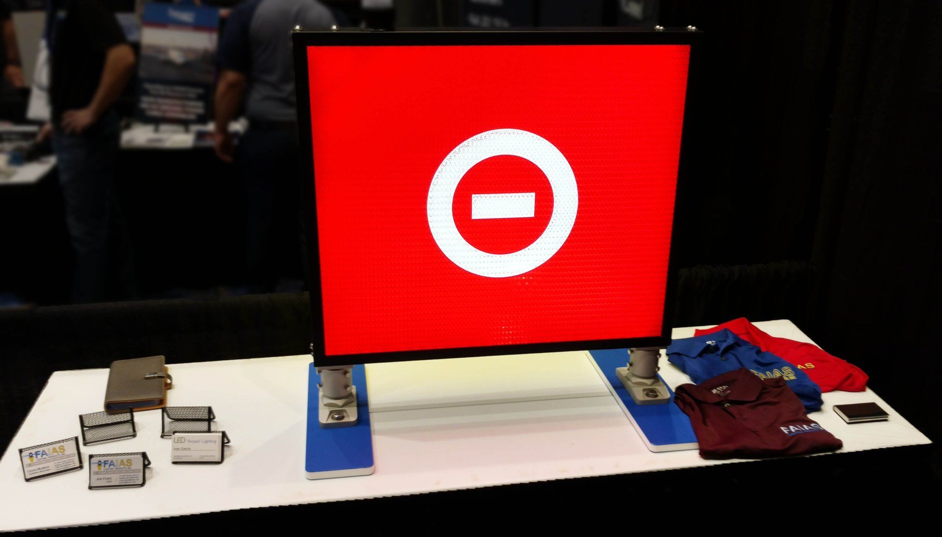 flp, faias lighting, airport lighting, airfield lighting, guidance sign, runway sign, runway, led guidance sign