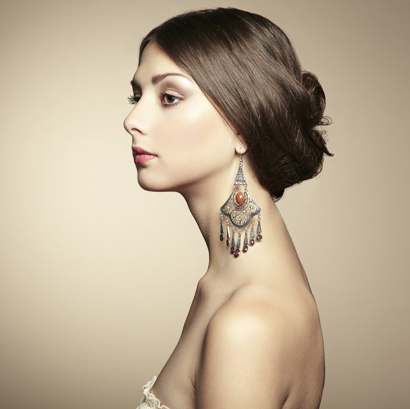 Wir bieten Ohrlochstechen, Ohrringe für Kinder, Jugendliche und Erwachsene an. Ohrlochstechen in Rostock durch HNO-Arzt