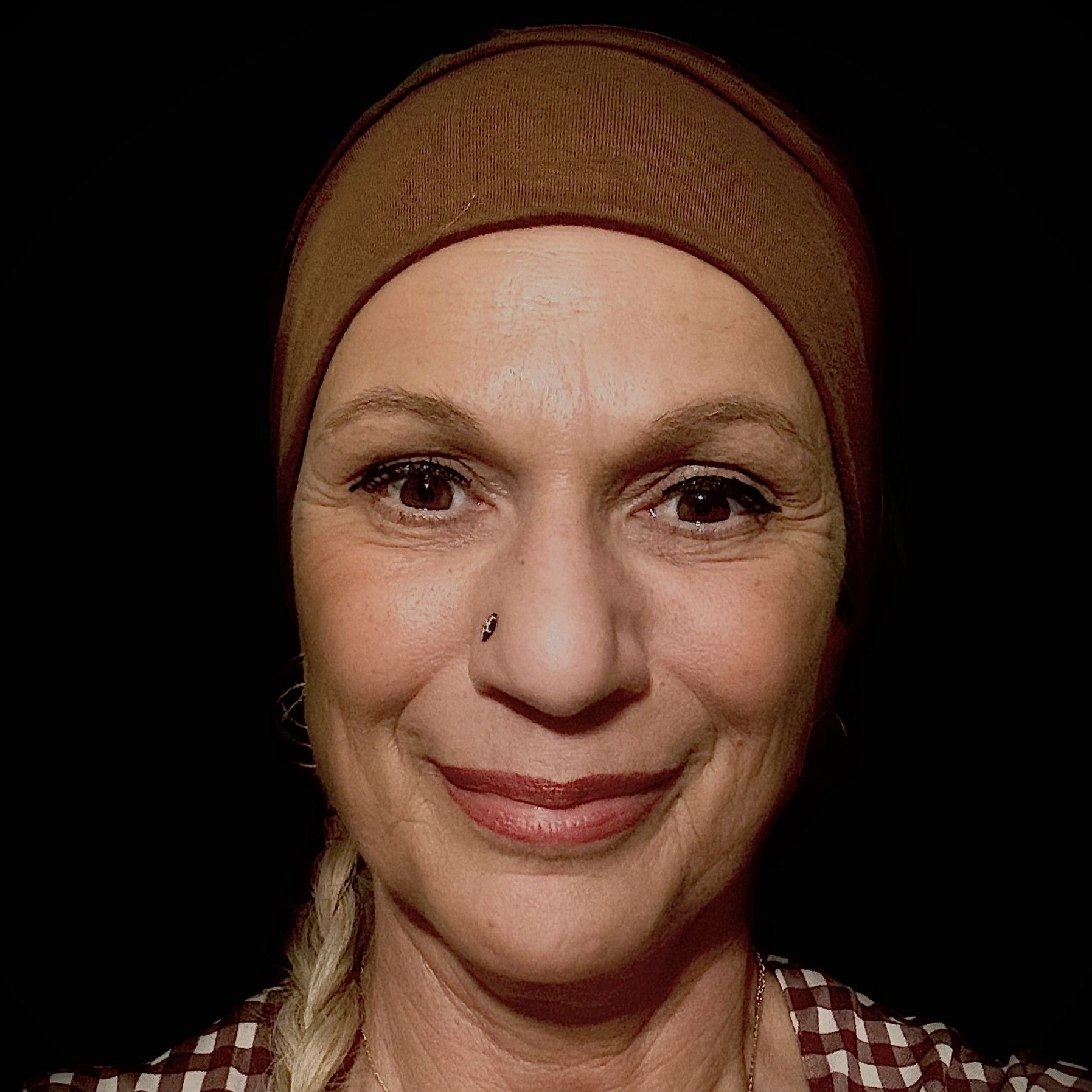 Portrait von Gabriele Oppermann - Heilpraktikerin und Ayurveda Spezialistin mit indischen Wurzeln