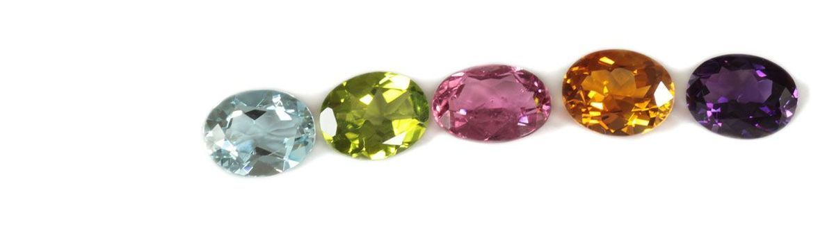 Garnitur Aquamarin, Peridot, Turmalin, Citrin und Amethyst Garnitur Aquamarin, Peridot, Turmalin, Citrin und Amethyst