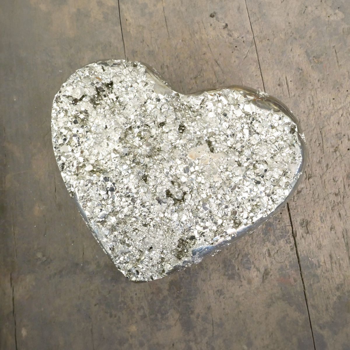 Pyrit in Herzform aus Peru Pyrit in Herzform aus Peru