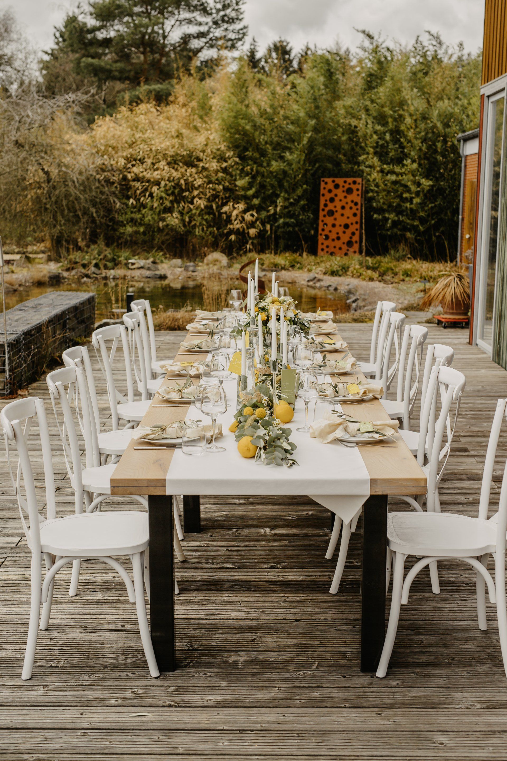 Krauses-Stimme Sonja Krause Traurednerin und Freie Rednerin Osnabrück Niedersachsen Nordrhein-Westfalen für Freie Trauungen Ehejubiläum und Freie Taufen - eingedeckter Tisch