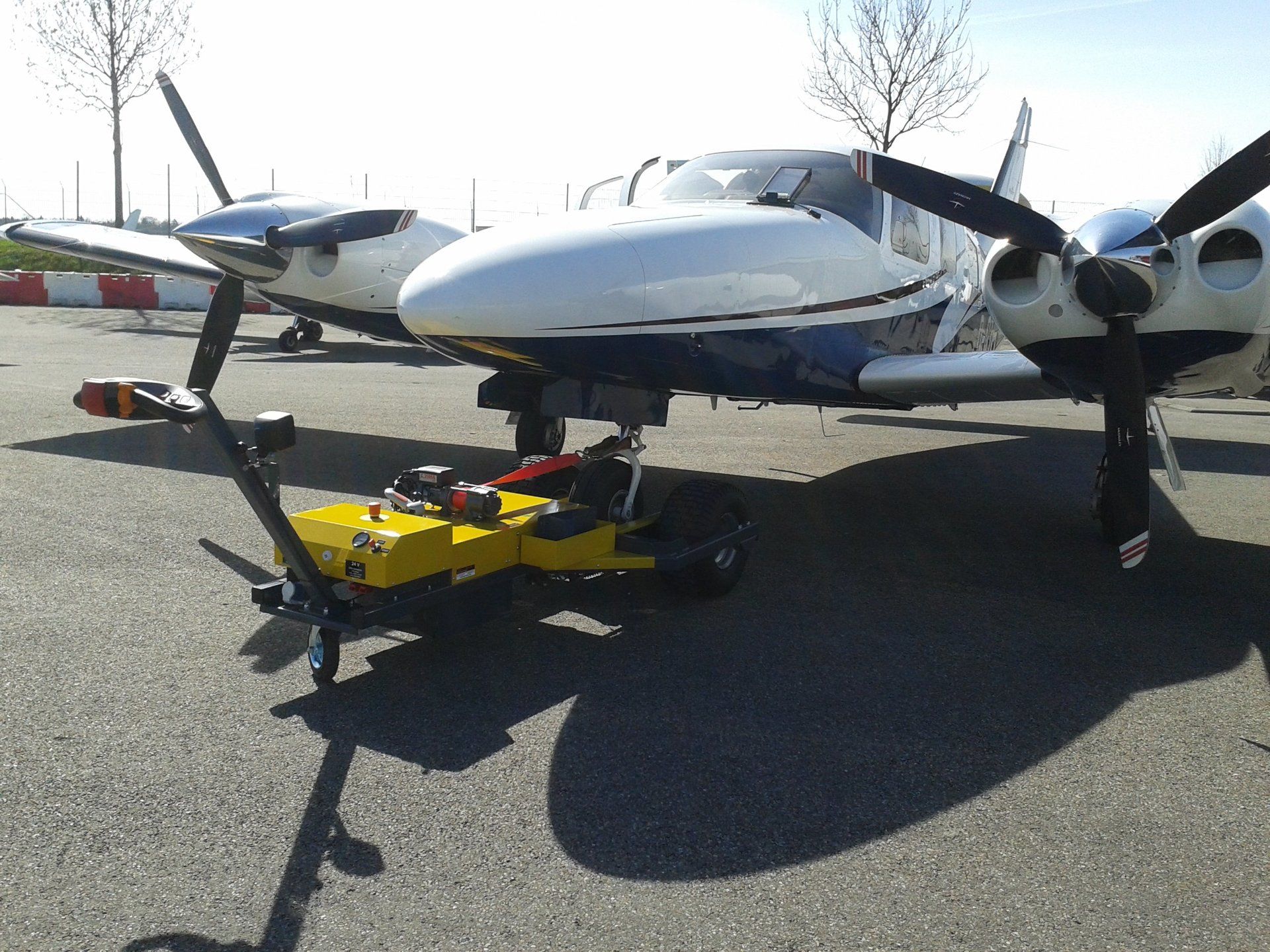 FLT 52 electro mit Piper Seneca
