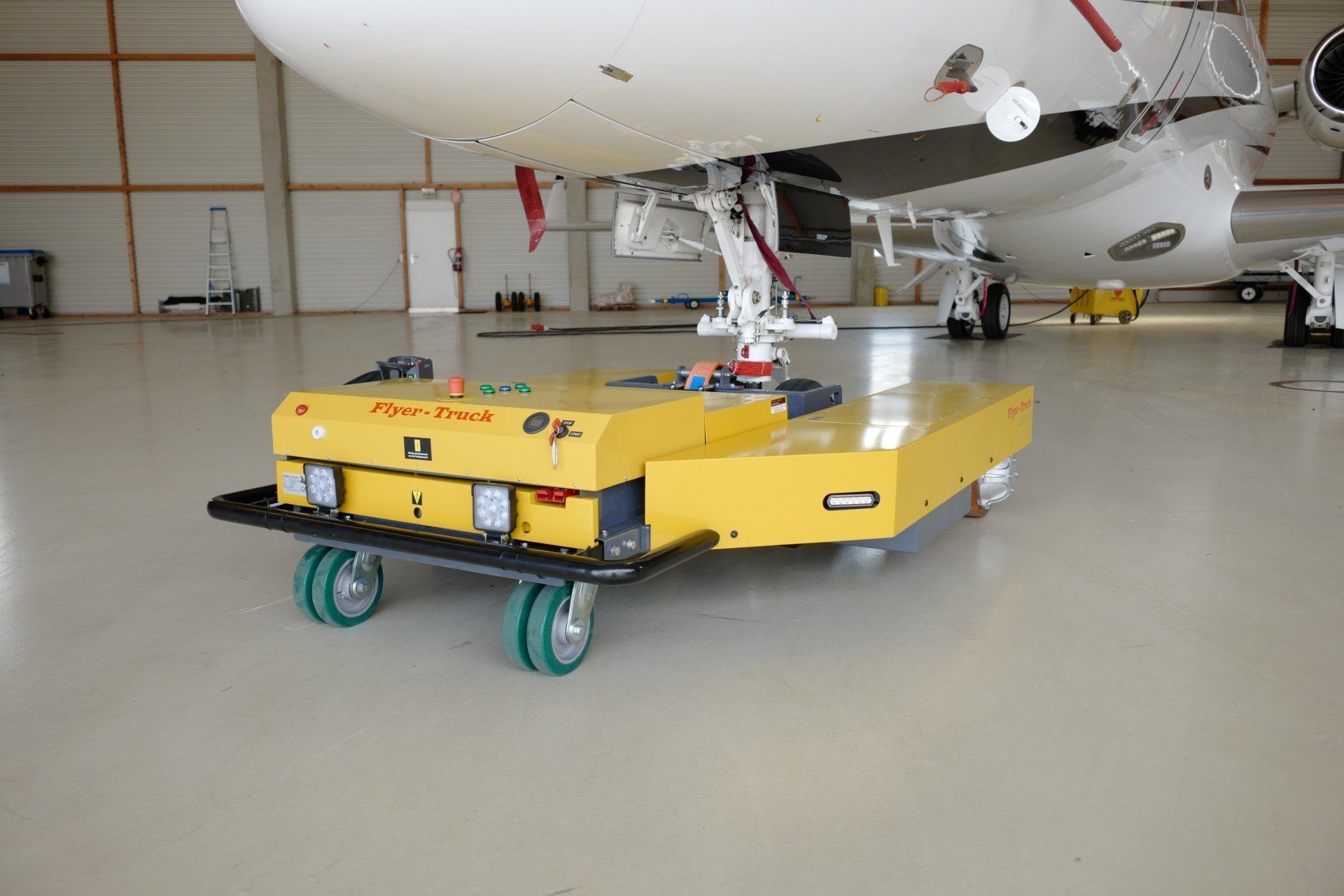 FLT 200 RC with Challenger 604