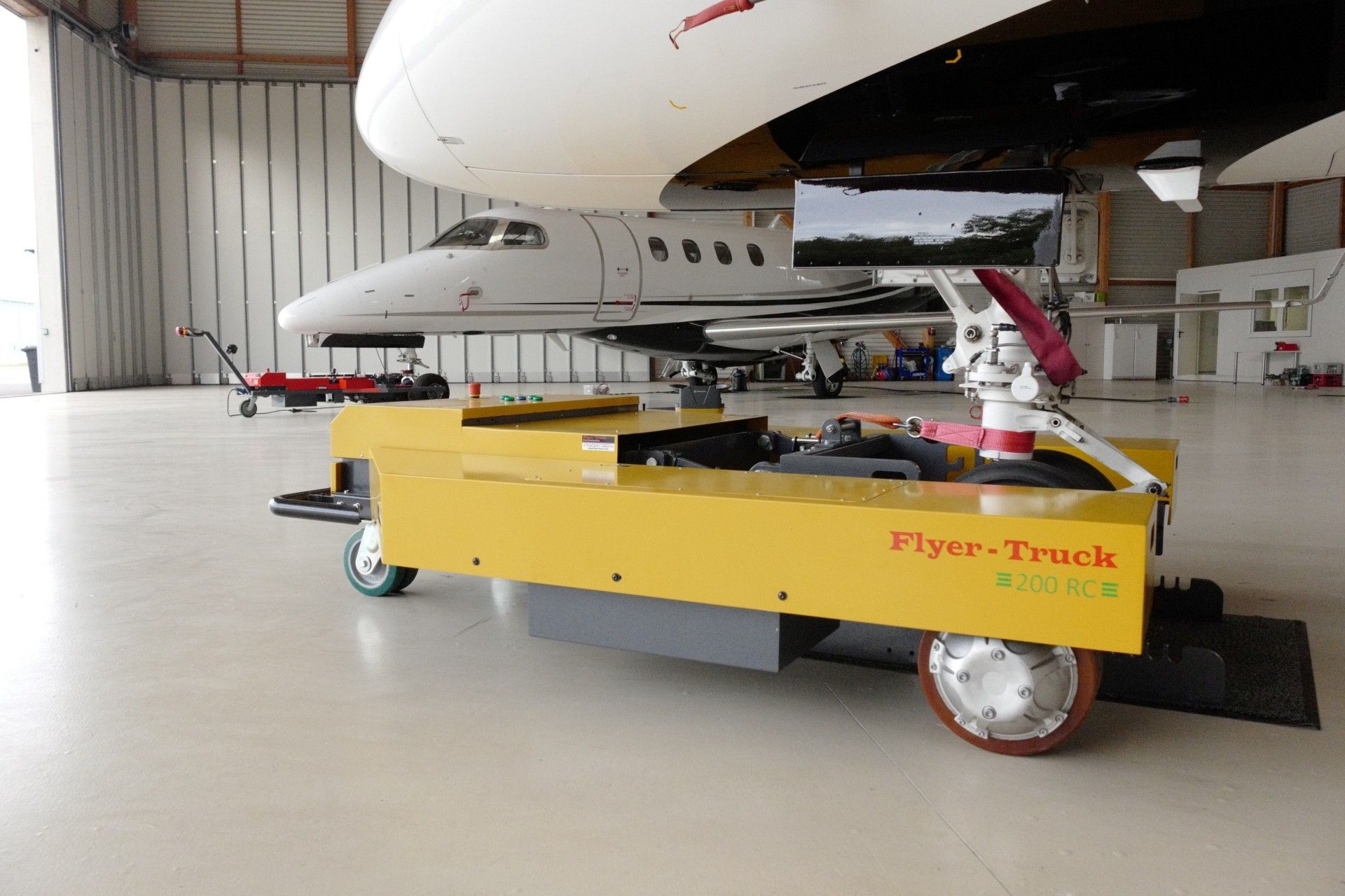 FLT 200 RC with Challenger 604