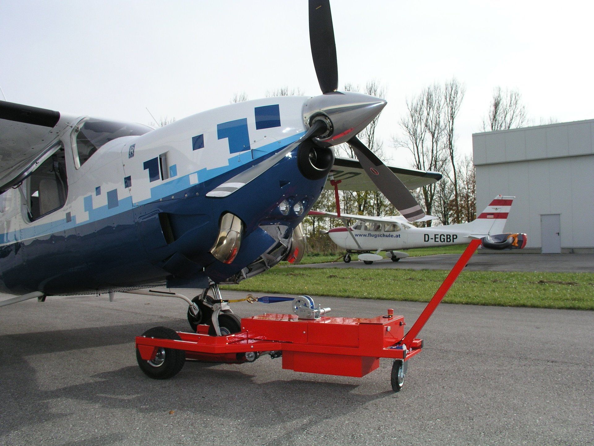 FLT 25 electro mit Cessna 210