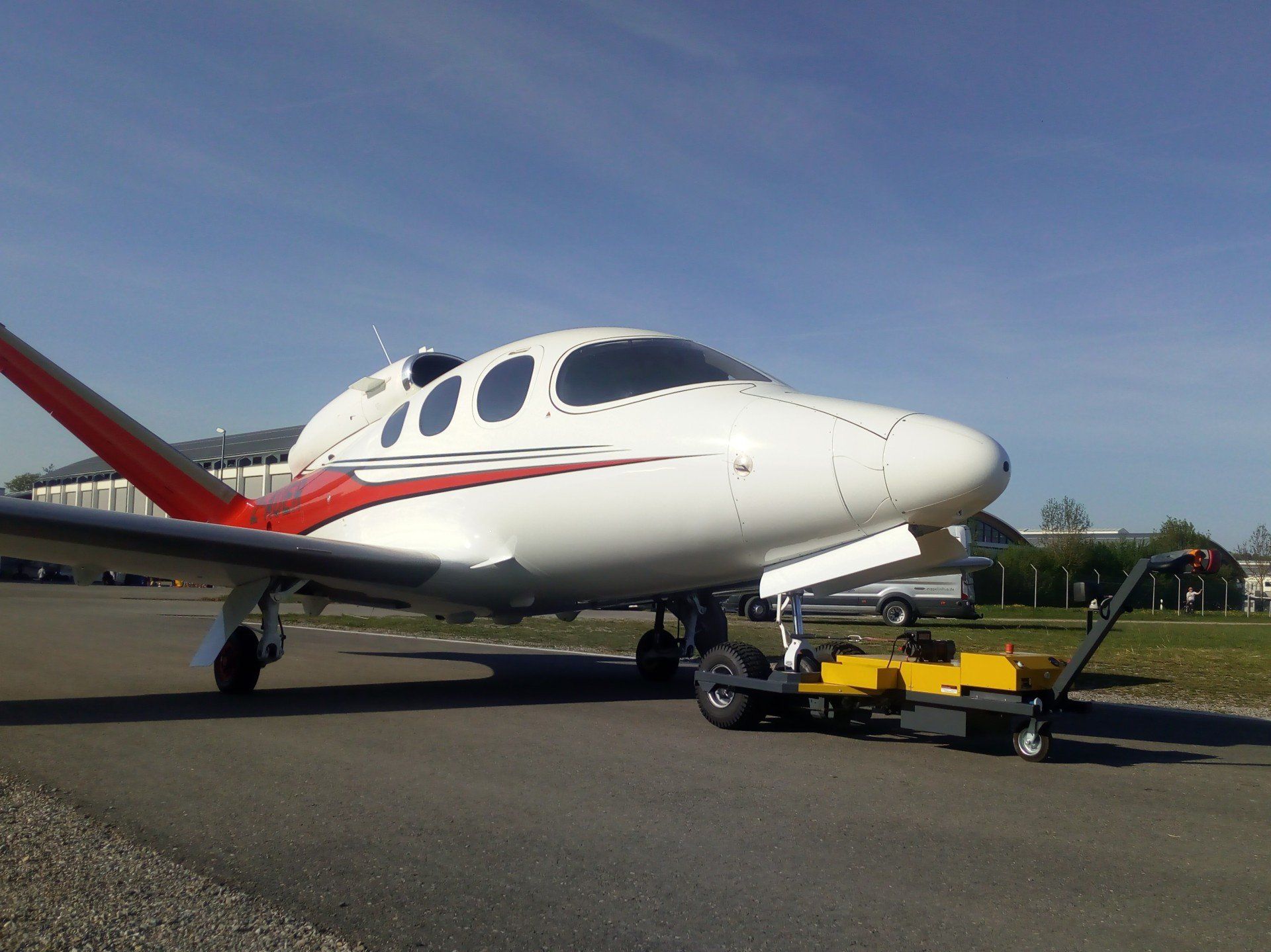 FLT 52 electro mit dem neuen Cirrus Vision Jet