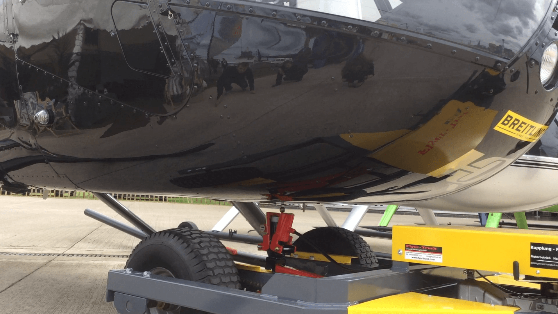 FLT 25 RO mit einem Robinson R44