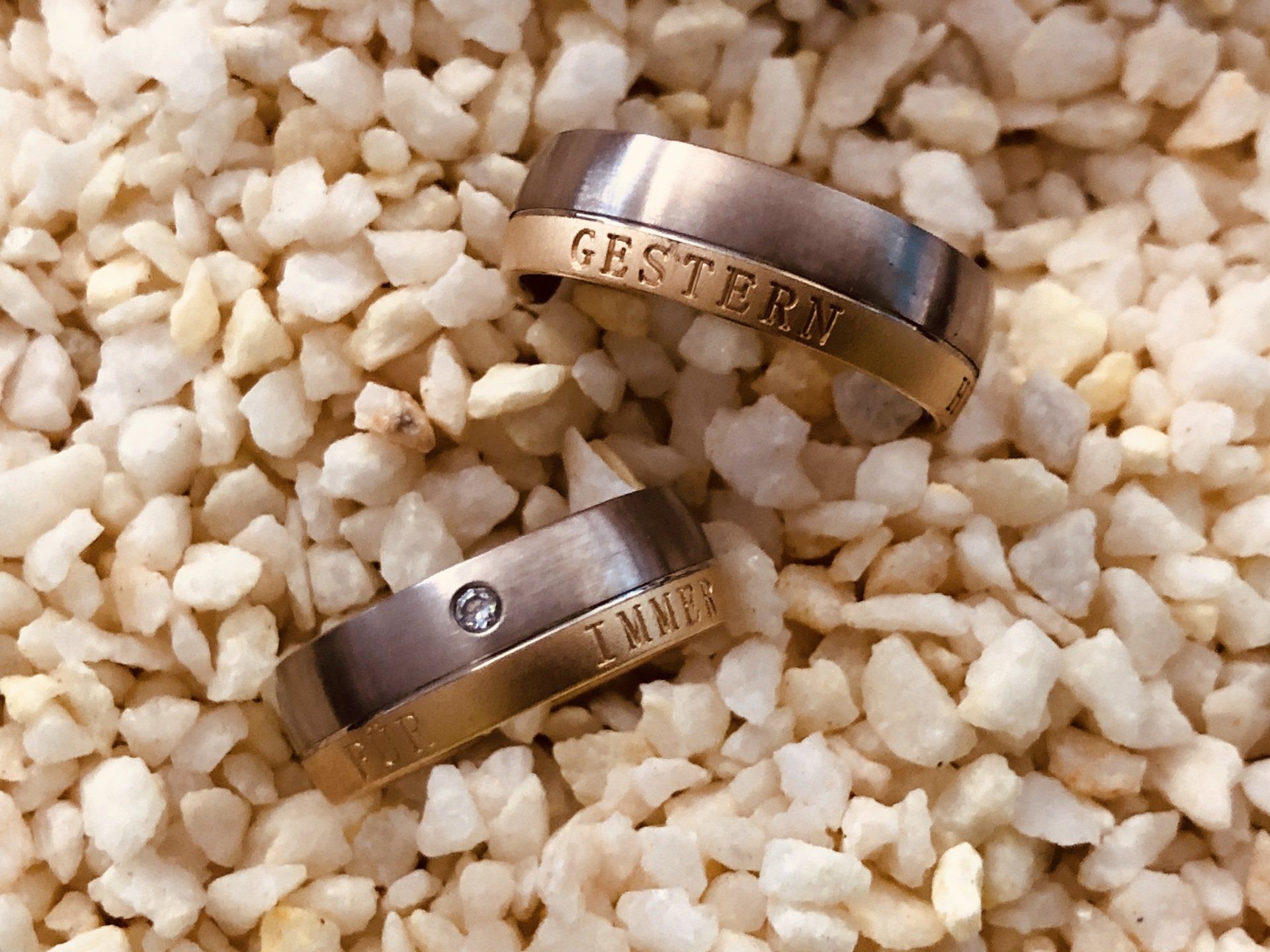 Trauringpaar 7 mm Breite Trauringpaar in 585/000 Gelb/Weißgold