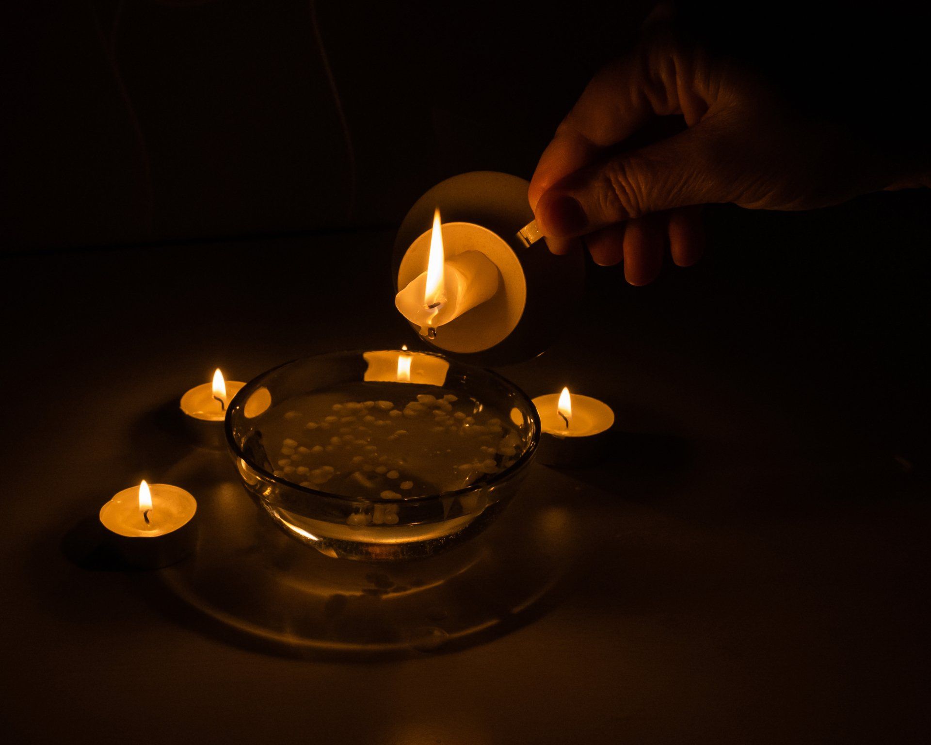 Wahrsagen mit Kerzenwachs