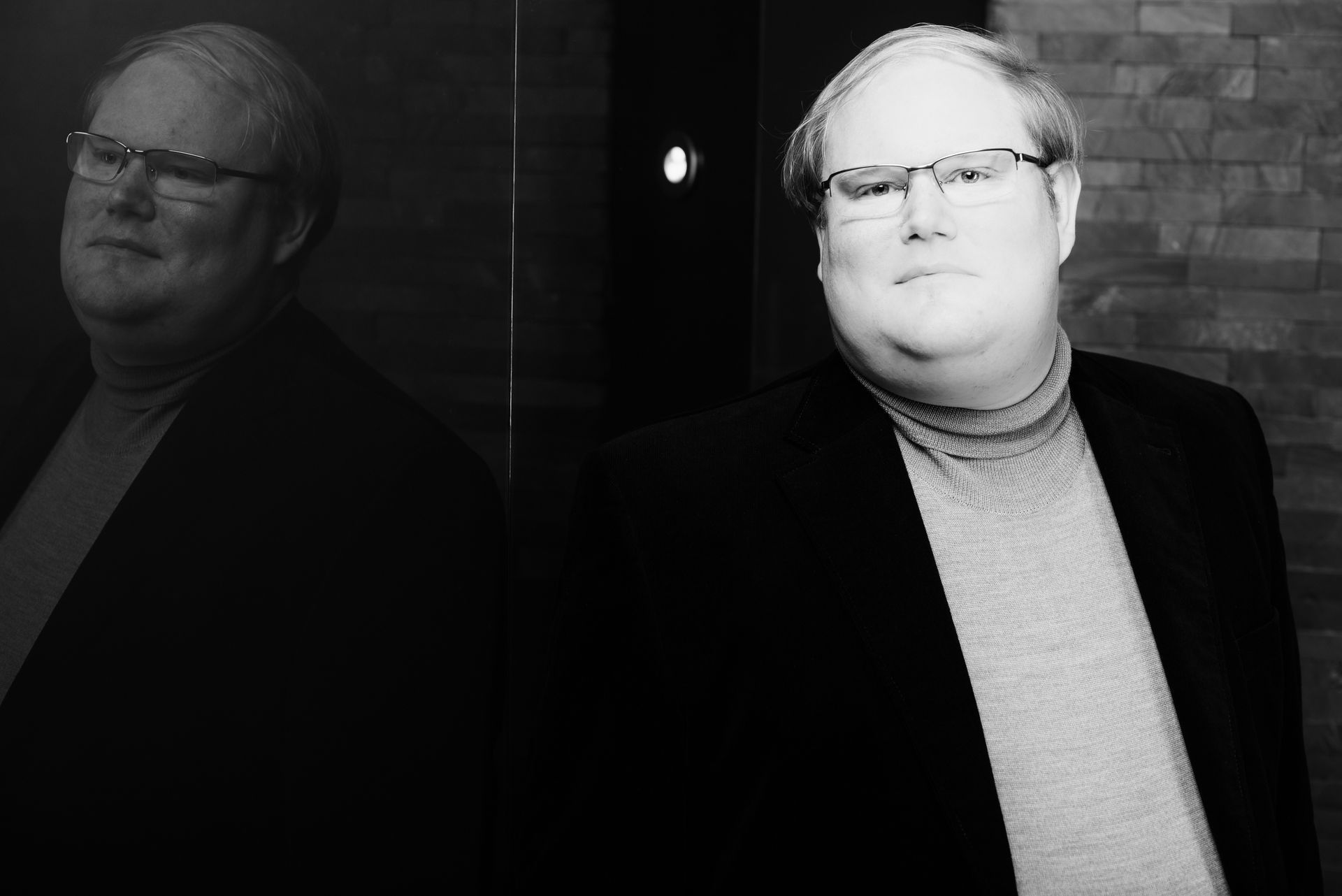 Mein Ziel ist es, meine analytischen und interdisziplinären Fähigkeiten zu nutzen, um gesellschaftliche Herausforderungen wie den demografischen Wandel zu verstehen und innovative Lösungen zu entwickeln. Ich verbinde wissenschaftliche Erkenntnisse mit den praktischen Herausforderungen des Gesundheitswesens und der sozialen Gerechtigkeit, um eine zukunftsfähige Gesellschaft zu gestalten. Im Mittelpunkt stehen für mich die Stärkung der Demokratie, die Förderung von Teilhabe und die Vertretung der Rechte von Menschen mit Behinderung. Ich setze mich dafür ein, die menschliche Erfahrung für alle Altersgruppen zu verbessern und so eine inklusive und gerechte Zukunft mitzugestalten.