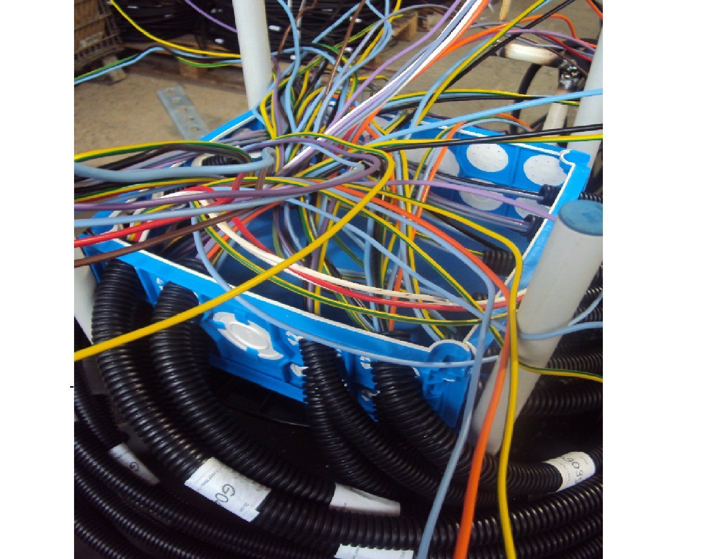 les ateliers DENELEC