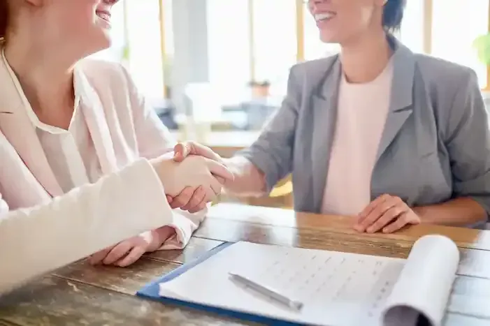 5 razones por las que contratar un buen asesor de seguros para tu empresa es indispensable