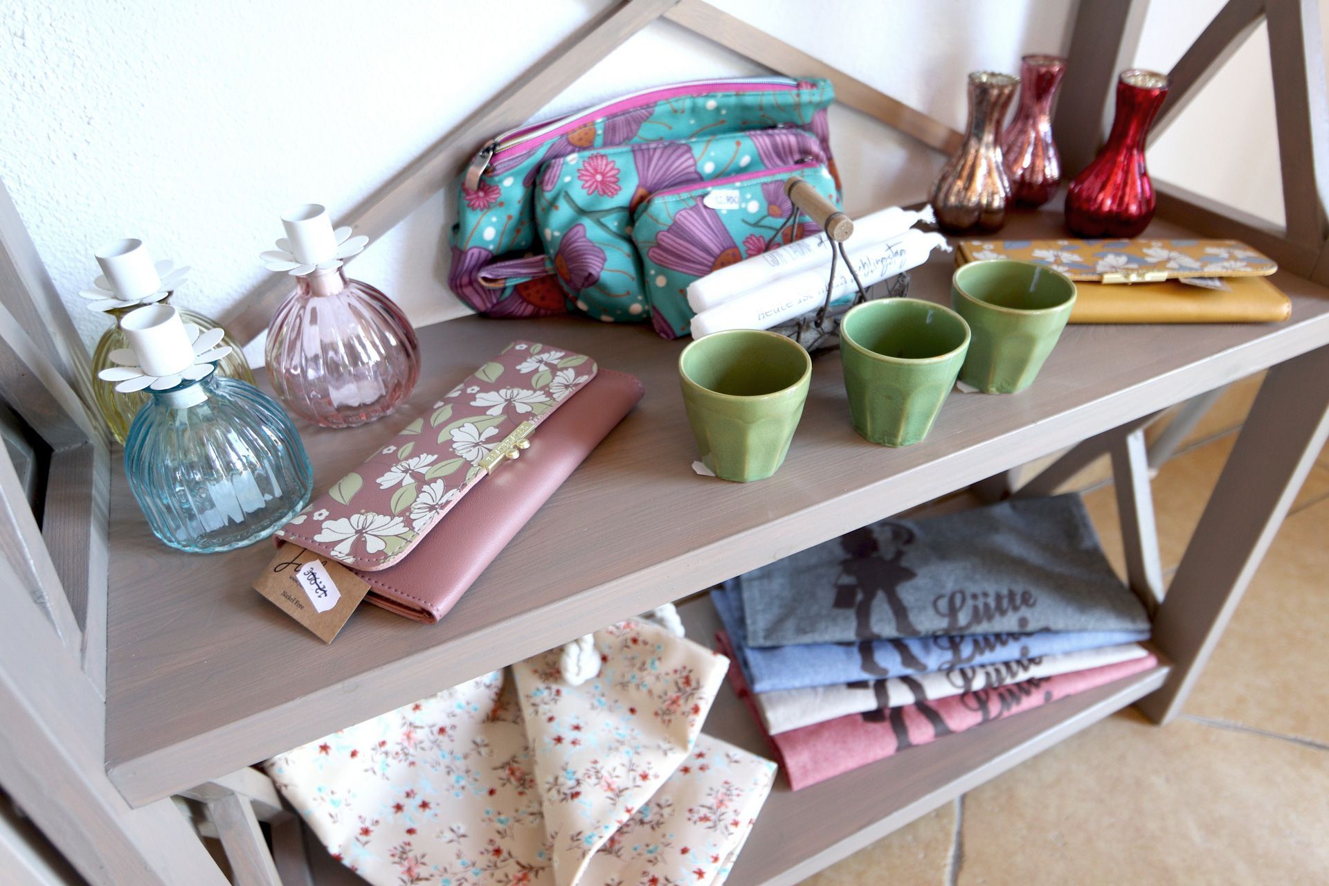 Portemonait, Beutel, Tassen, Kosmetiktaschen, Kerzenständer