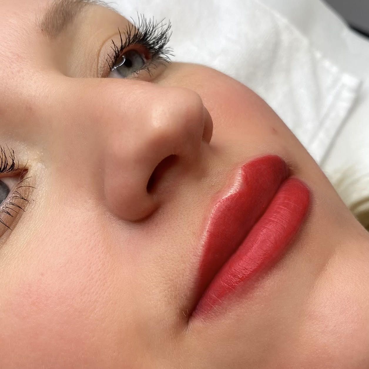 Lippen Permanent Make Up, Brandenburg Eyeliner, Permanent Make Up, Wimpernkranzverdichtung, Powder Brows Berlin Permanent Make Up Augenbrauen verheilt Brandenburg Glienicke Microblading Lidstrich