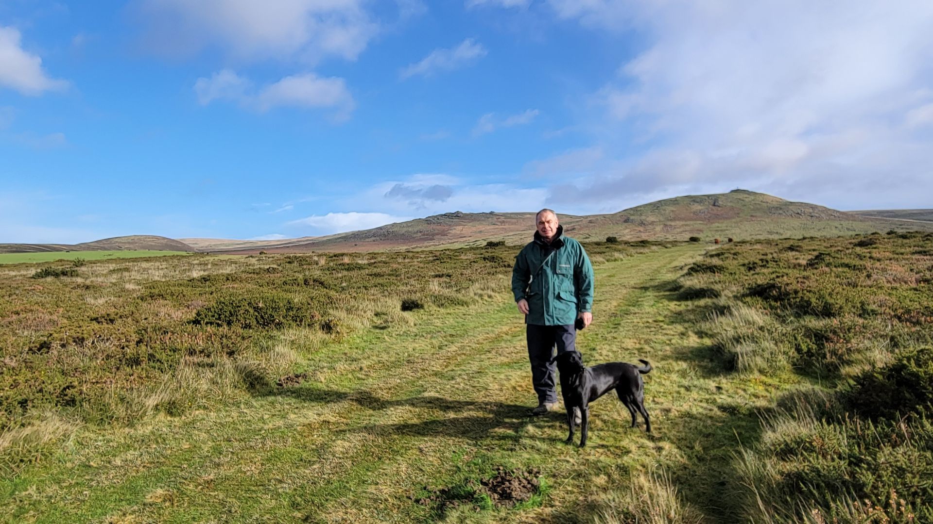 Setting off from High Down car park, with Great Nodden, Arms Tor & Brat Tor ahead