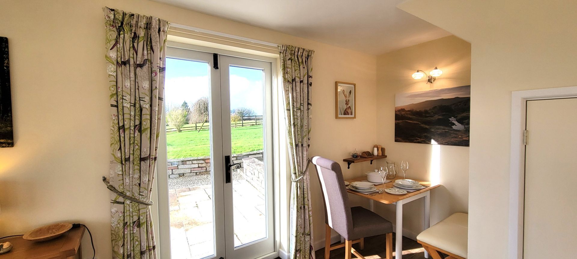 Higher Kellacott Cottage holiday cottage. Cosy one bedroom cottage perfect for a couples rural retreat, West Devon