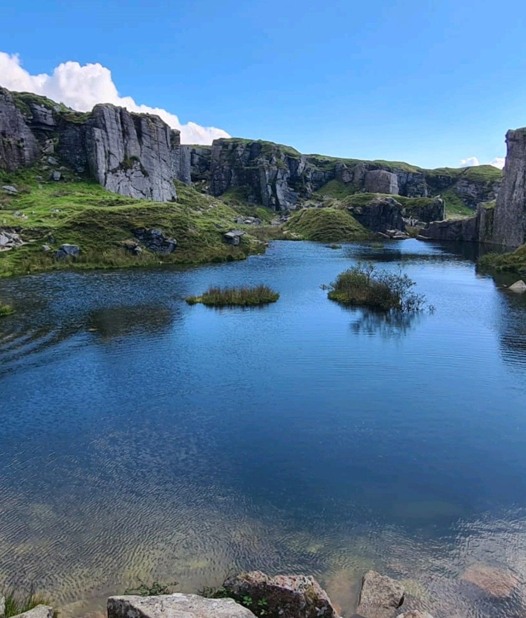 Foggintor quarry Dartmoor wild swimming