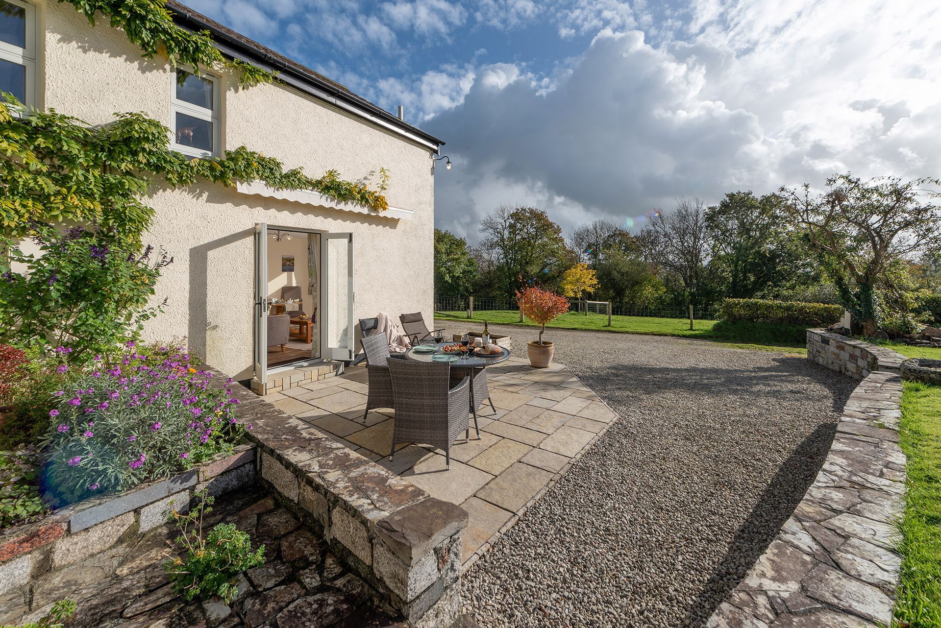 Higher Kellacott Cottage holiday cottage. Cosy one bedroom cottage perfect for a couples rural retreat, West Devon
