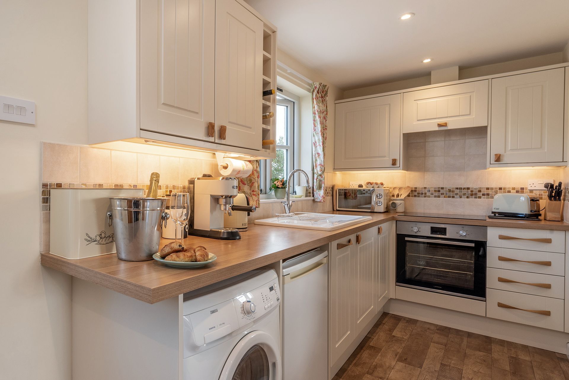 The Cottage holiday cottage kitchen, Higher Kellacott 