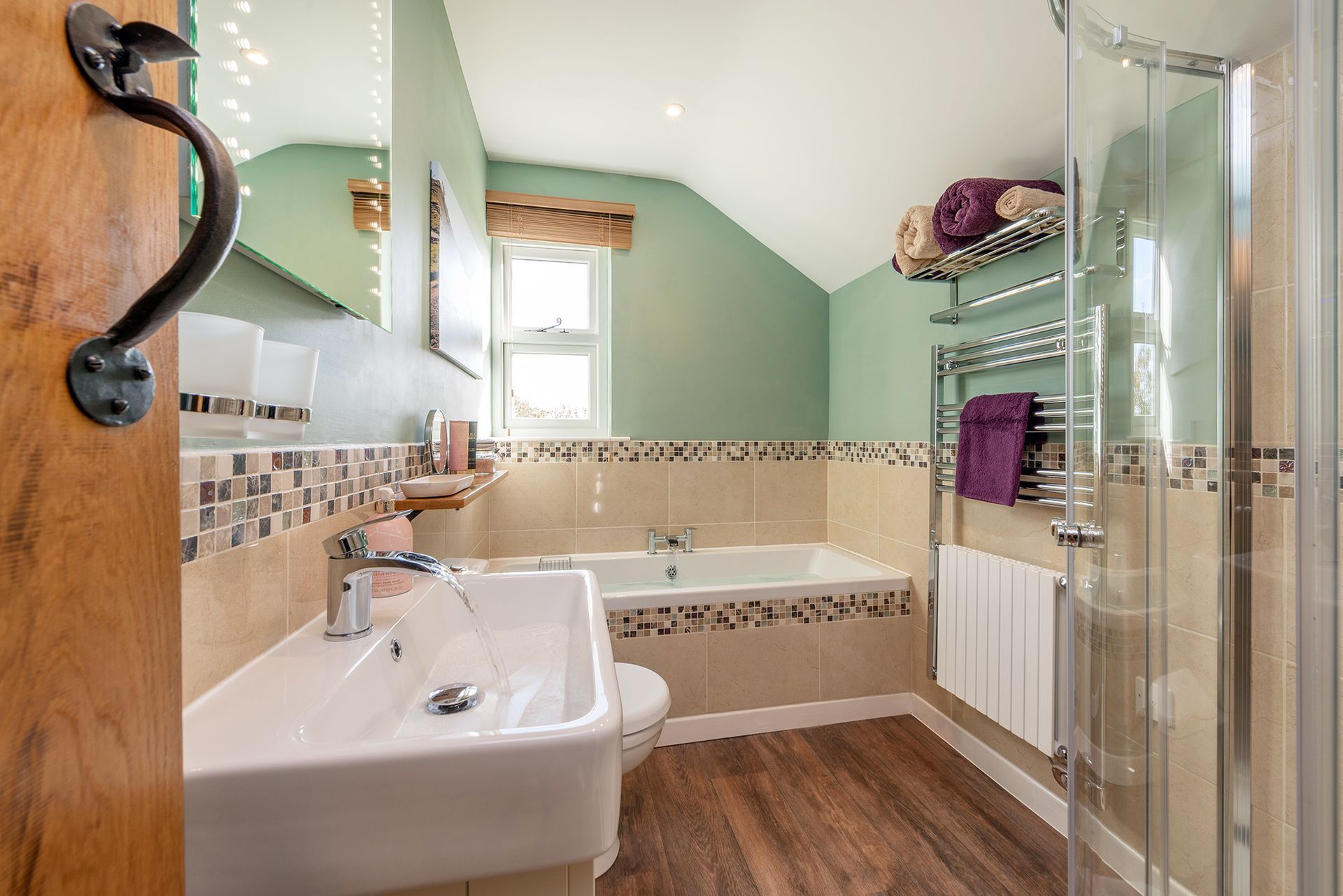 The Cottage holiday cottage bathroom, Higher Kellacott 