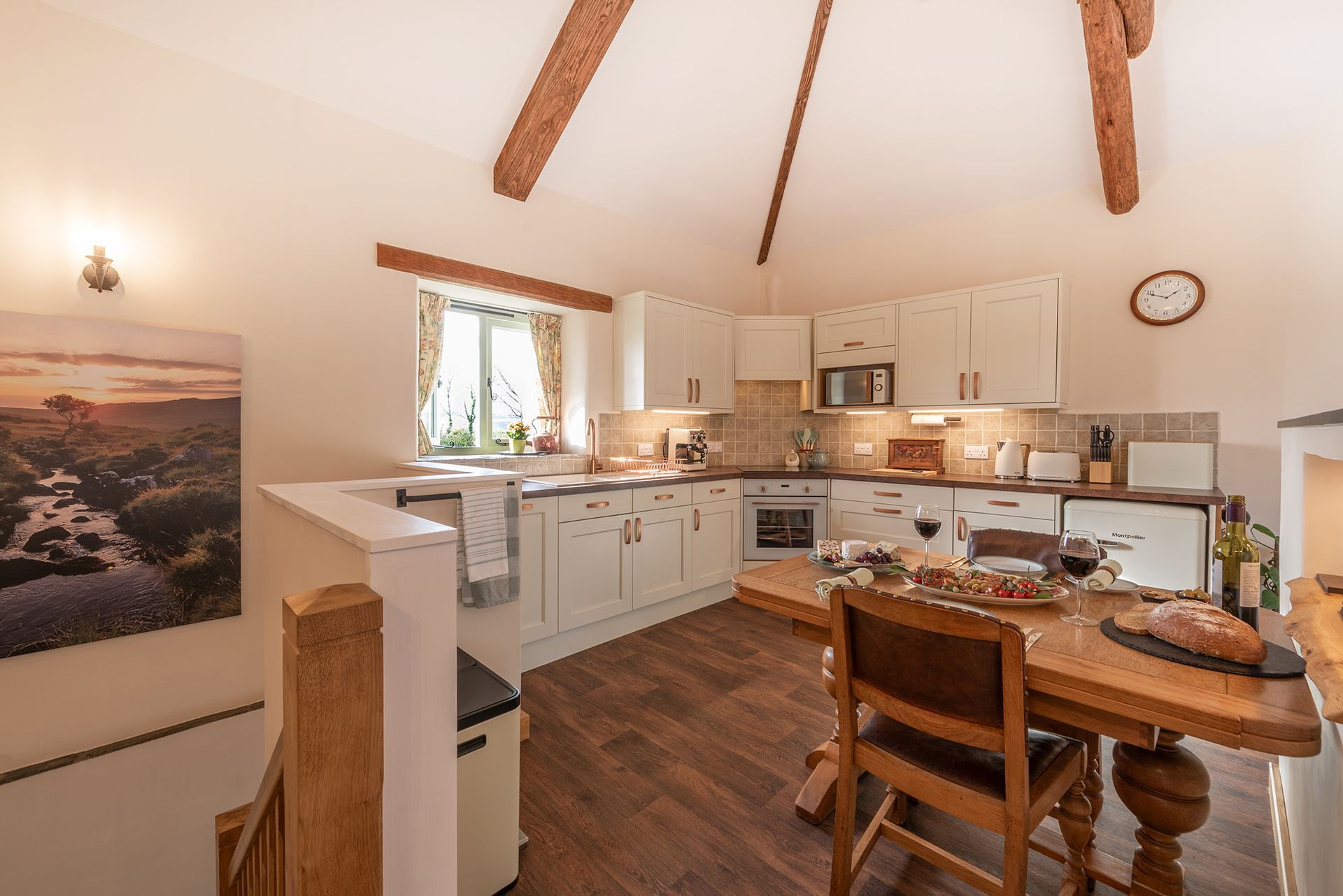 The Old Barn holiday cottage kitchen, Higher Kellacott 