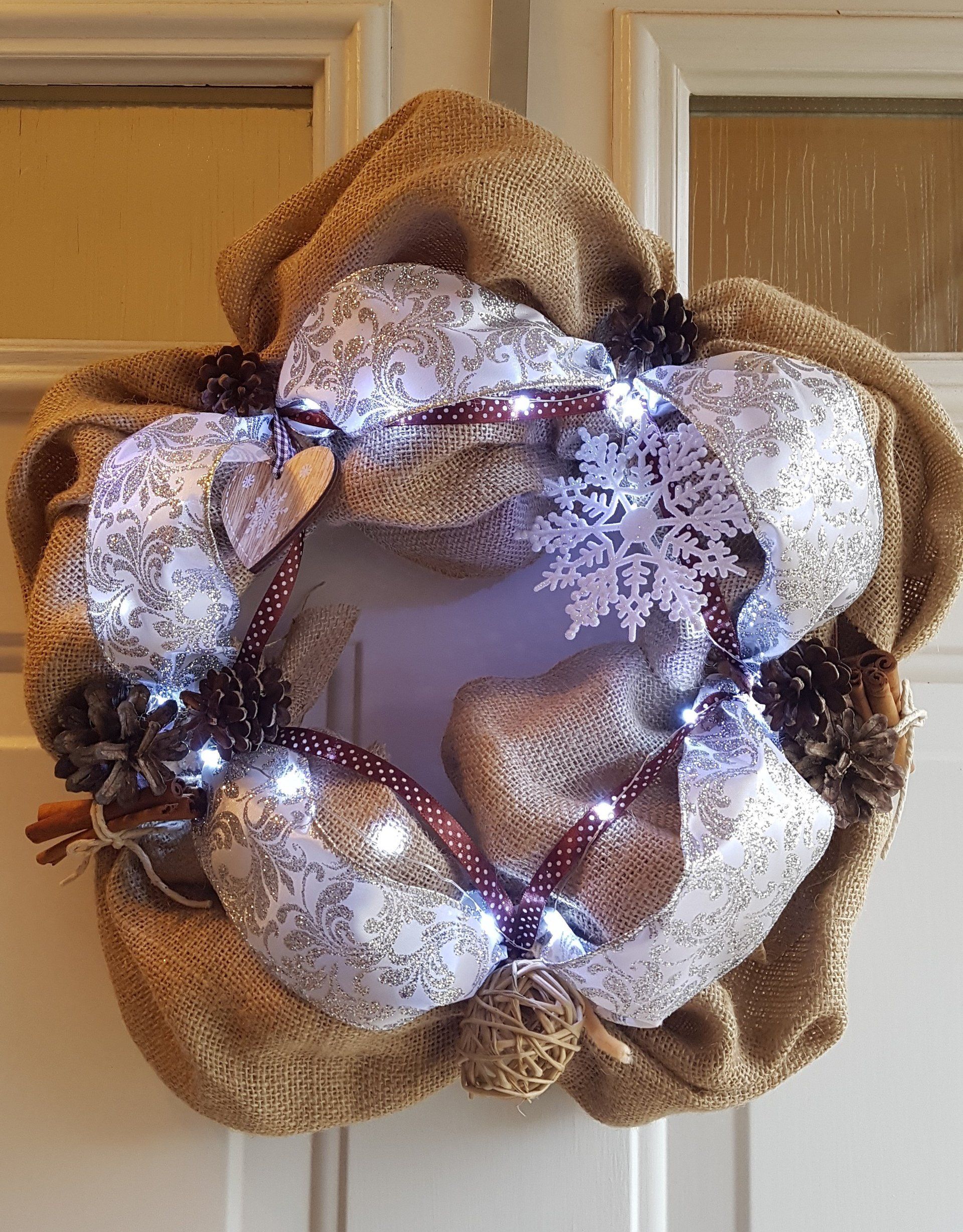 White Christmas wreath with lights on - by Interior Boost White Christmas wreath with led lights - by Interior Boost