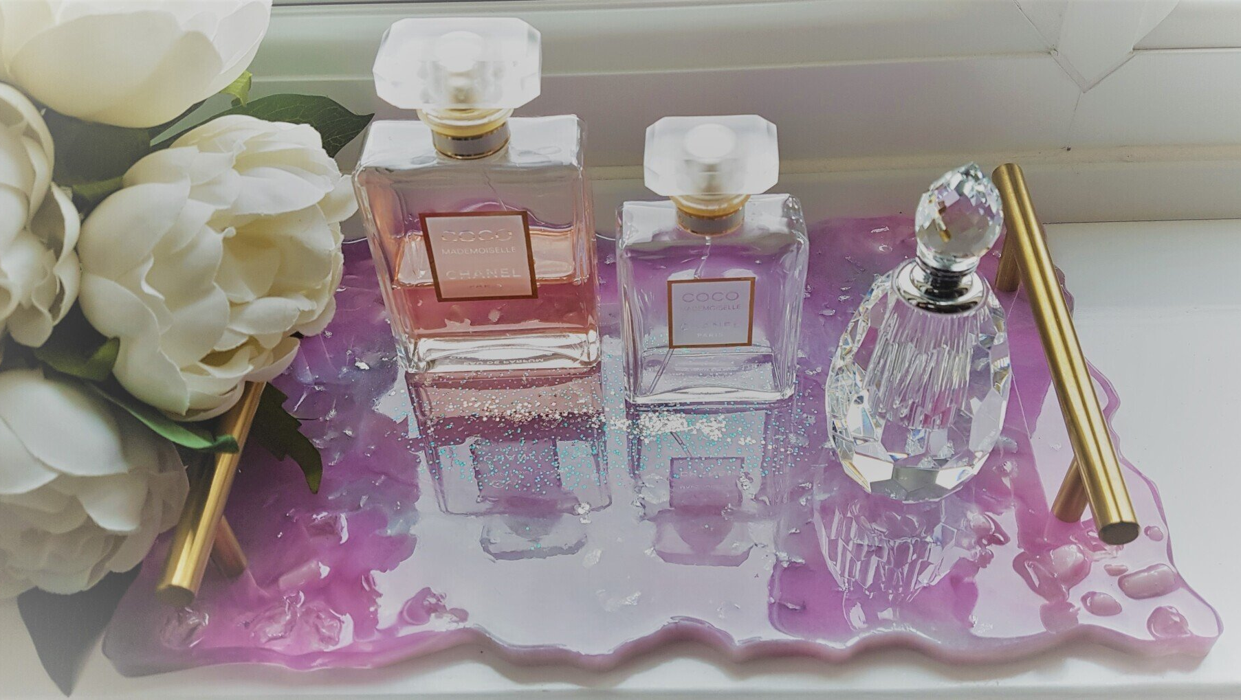 Resin and paint pouring workshops