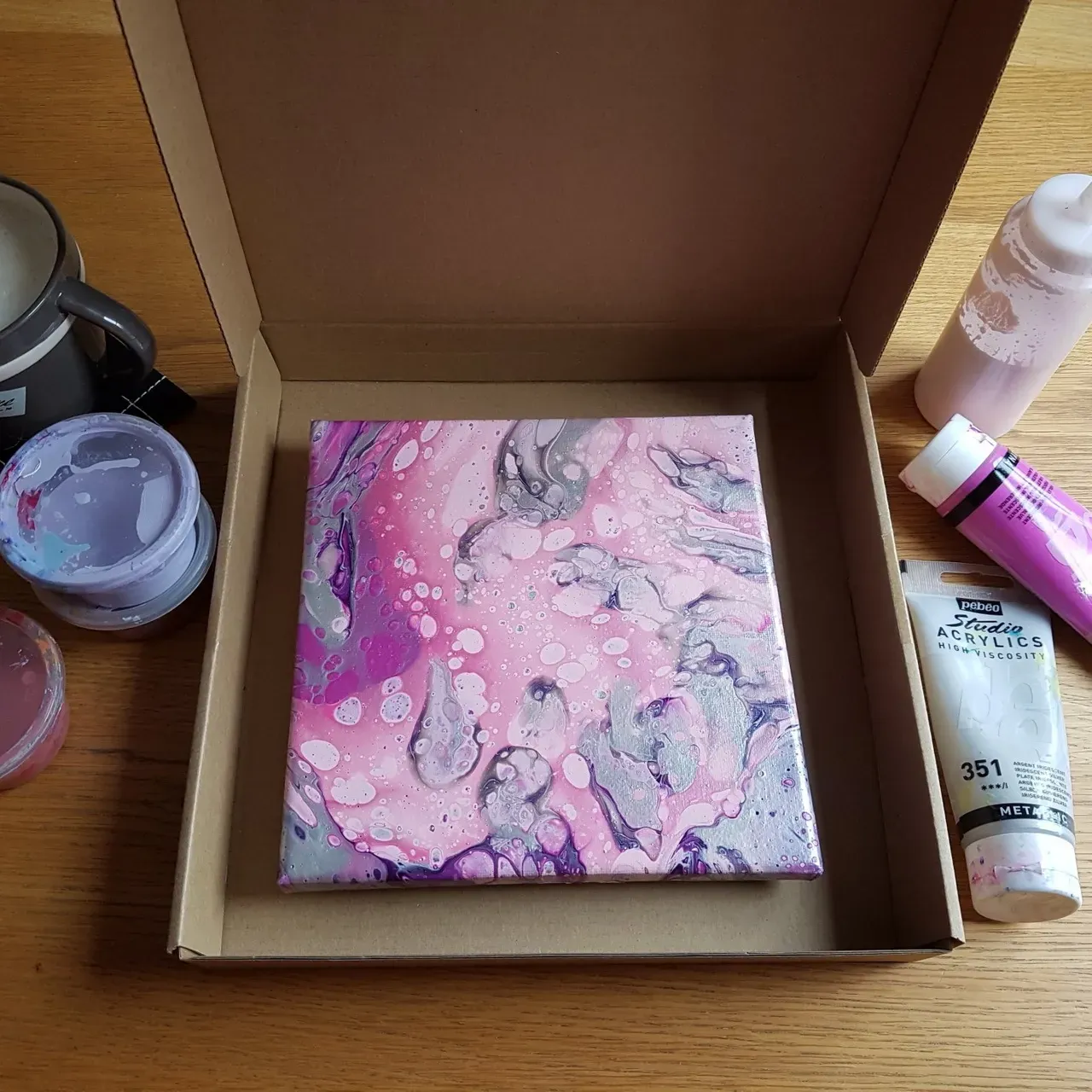 Paint pouring course for beginners
