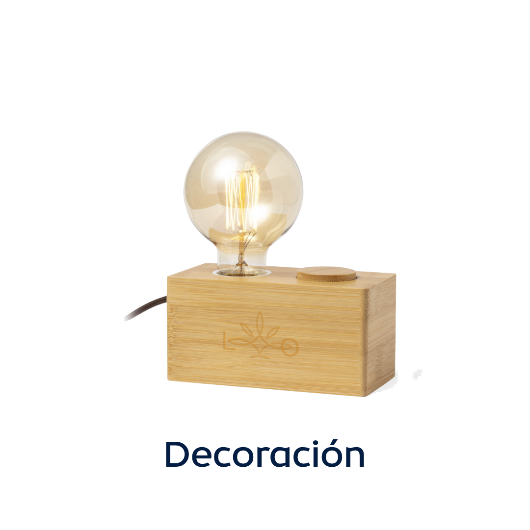 Bombilla encima de tabla de madera con texto