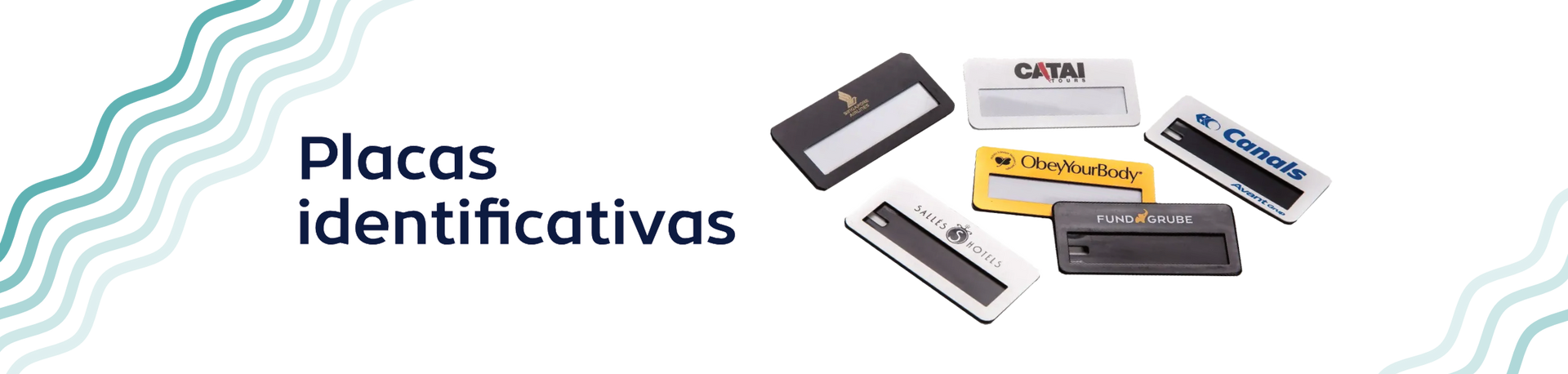 Imagen decorativa con placas identificativas personalizadas con texto