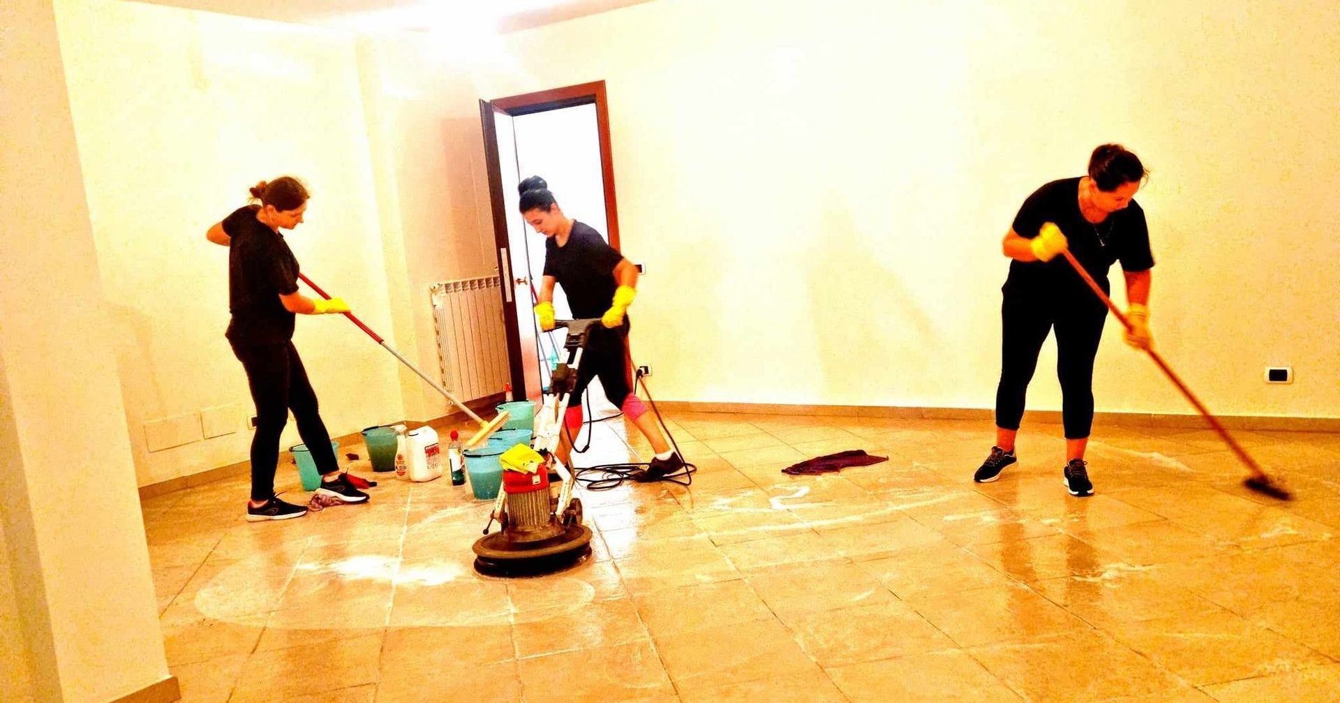 pulizia pavimenti con monospazzola roma