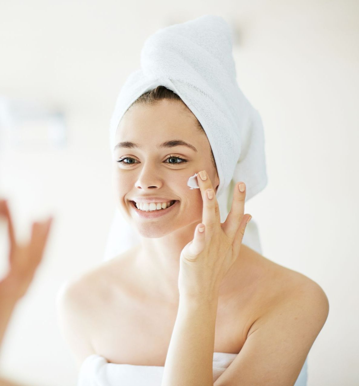 Kaltgepresstes Cannabissamenöl ist ein hochwertiges Speiseöl mit einem milden, nussigen Geschmack und vielen wertvollen Omega-3/6-Fettsäuren.