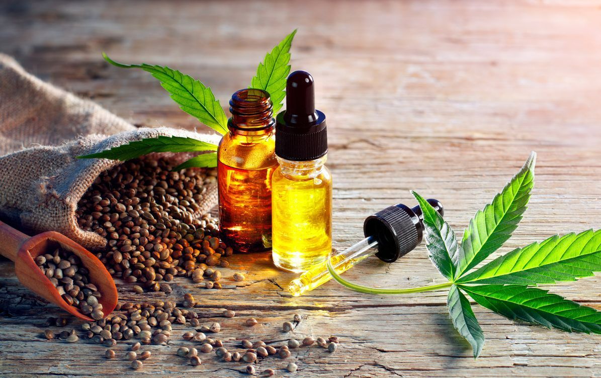 Cannabis- und cannabinoidhaltige Lebensmittel werden Edibles genannt. Hierzu zählen u.a. Cannabisöl aus den Hanfsamen, Cannabis Proteinpulver, Cannabis Samen. In der EU wird Nutzhanf zur Lebensmittelherstellung genutzt. Dieser enthält nur Spuren des psychoaktiven THC, dafür aber höhere Anteile des wertvollen CBD.