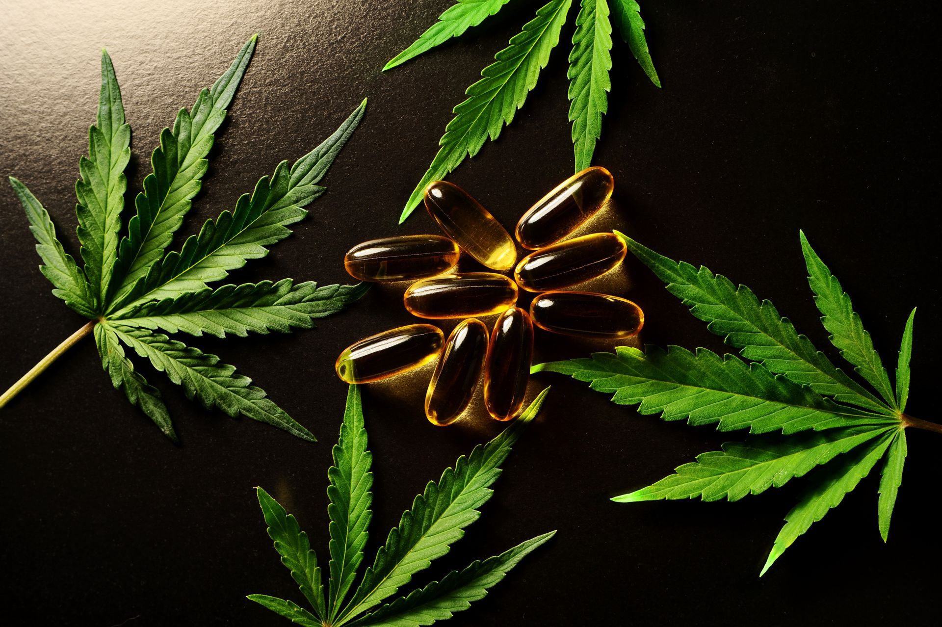 Jede Kapsel enthält 750 mg hochwertiges Cannabissamenöl in synergistischer Kombination mit den Vitaminen B1, B5 und C.