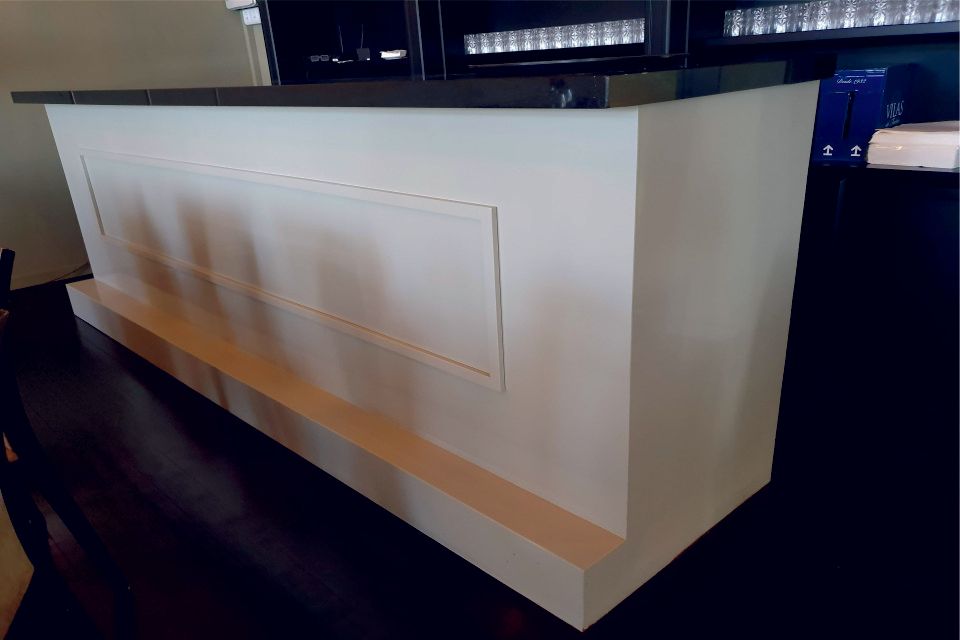 FABRICACIÓN EN ALICANTE DE BARRAS PARA BARES Y CAFETERIAS