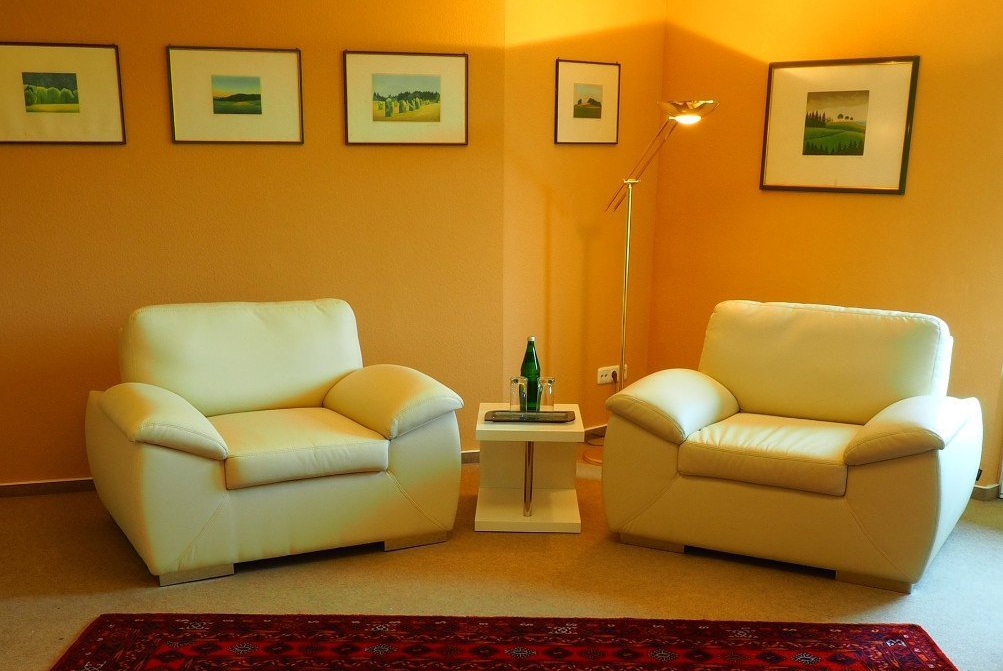 Das Wartezimmer - hell und freundlich