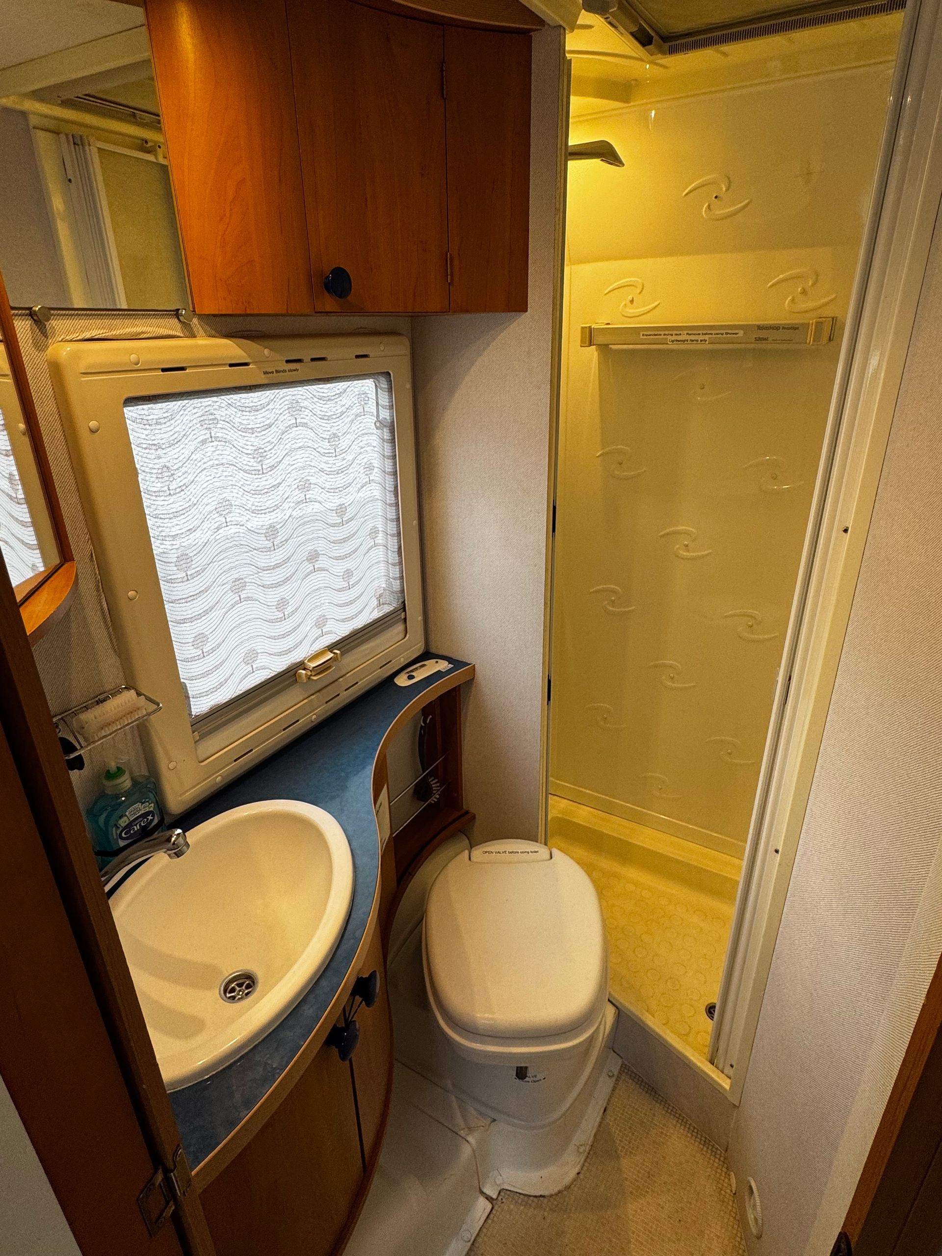 Separate shower cubicle