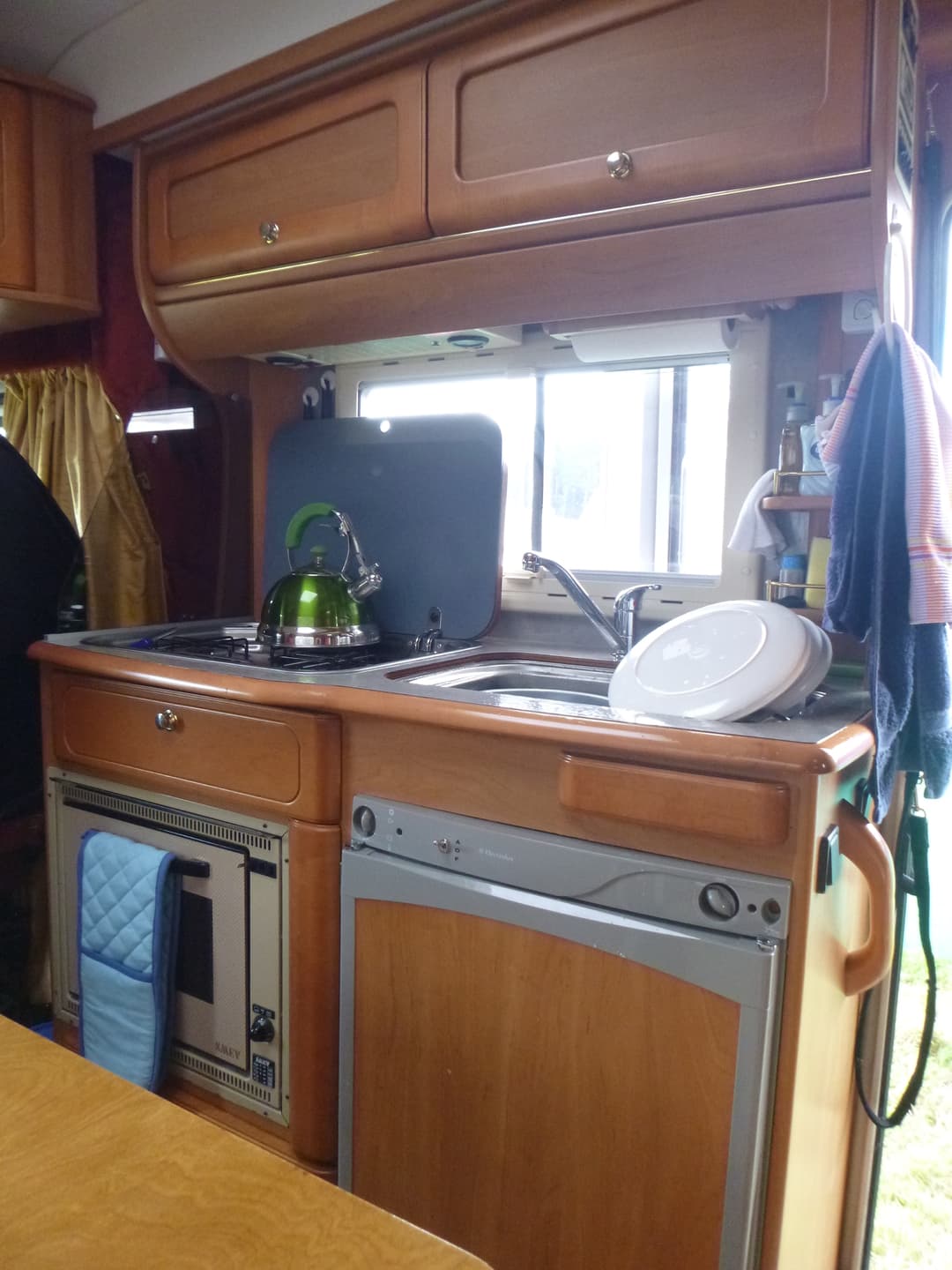 The kitchen in Rover