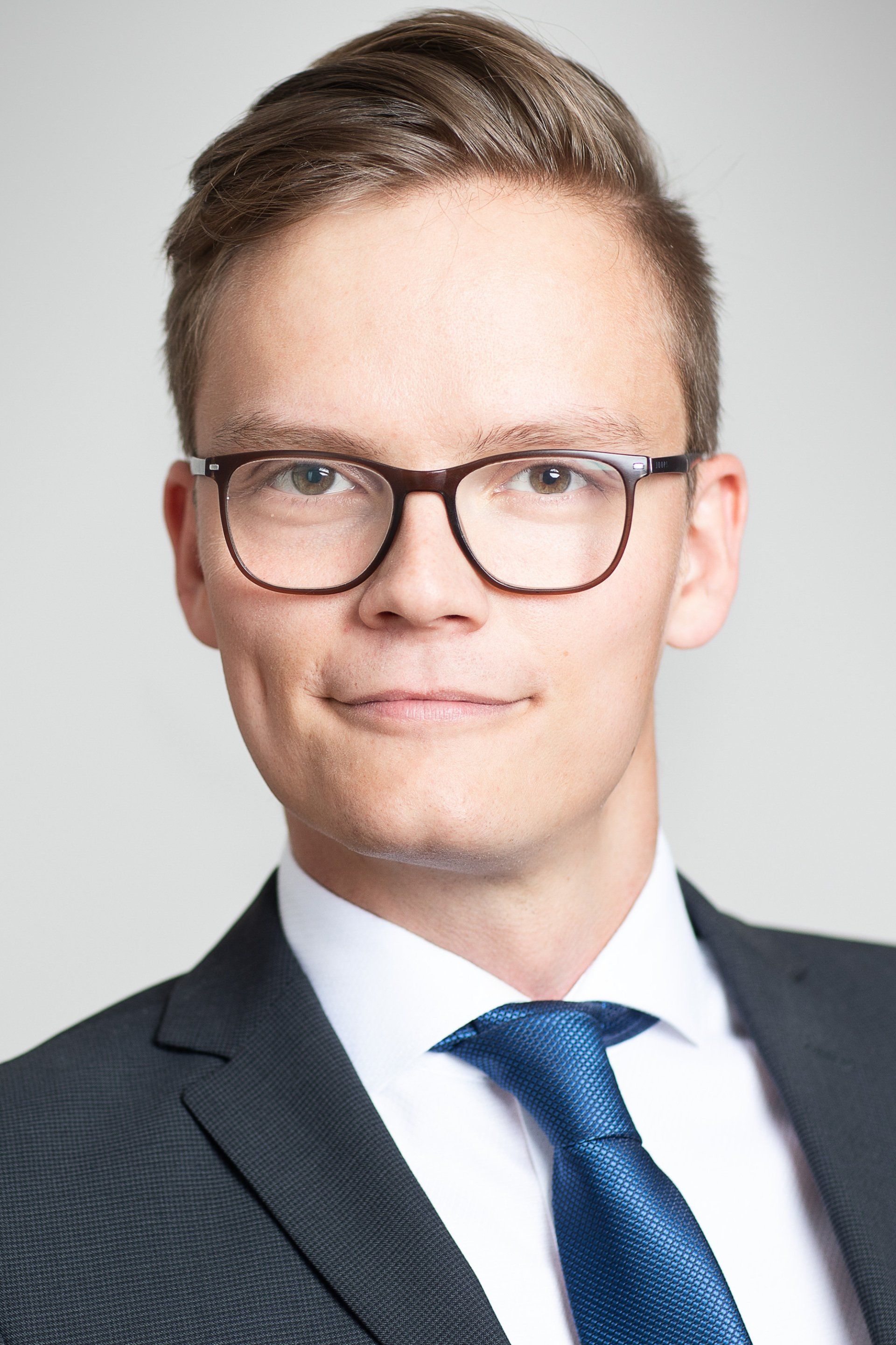 Das Bild zeigt Herrn Rechtsanwalt Robert Apitzsch, Rechtsanwalt für Arbeitsrecht in Leipzig