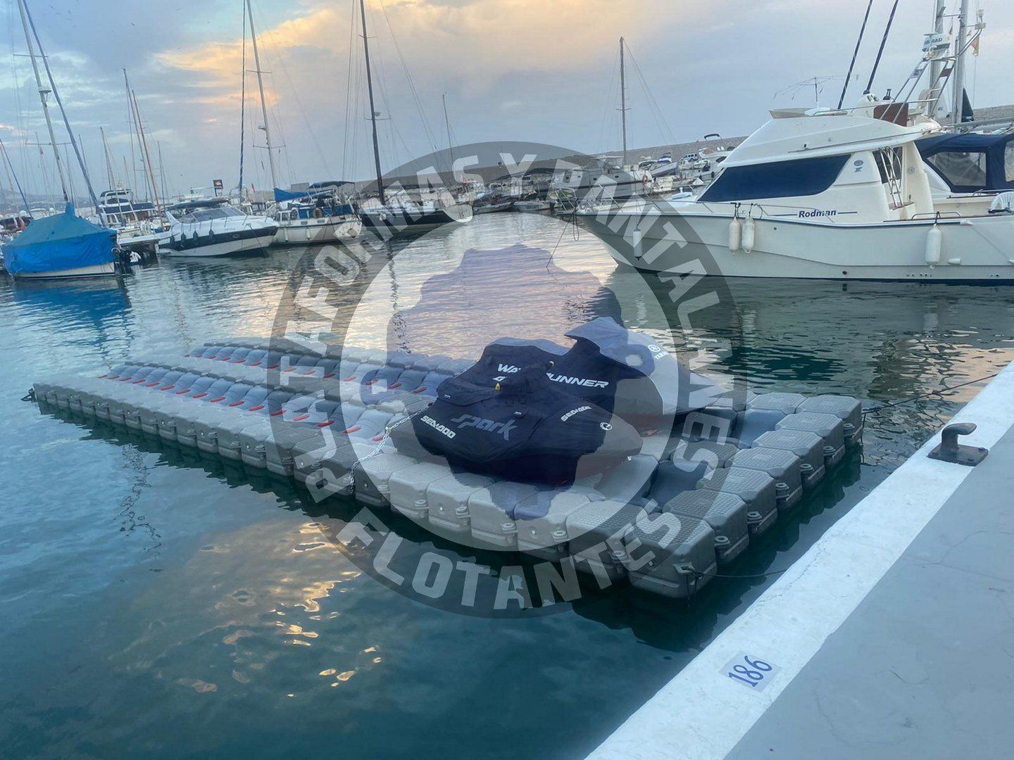 Plataformas flotantes para 4 jet ski / motos de agua