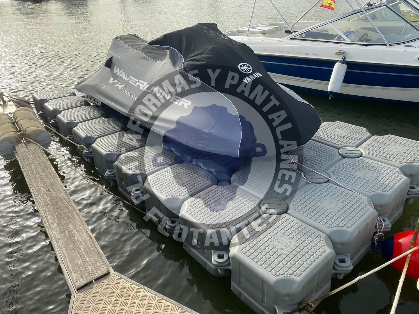 plataforma moto agua