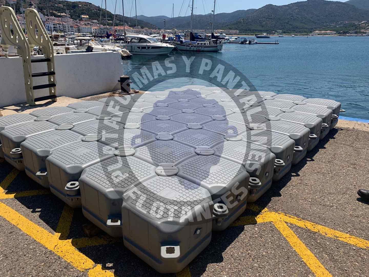 Plataforma flotante M-DOCK