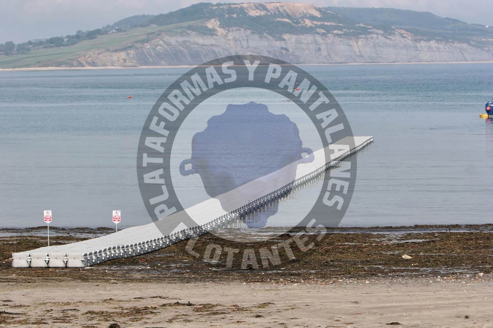 Pantalan flotante de cubos