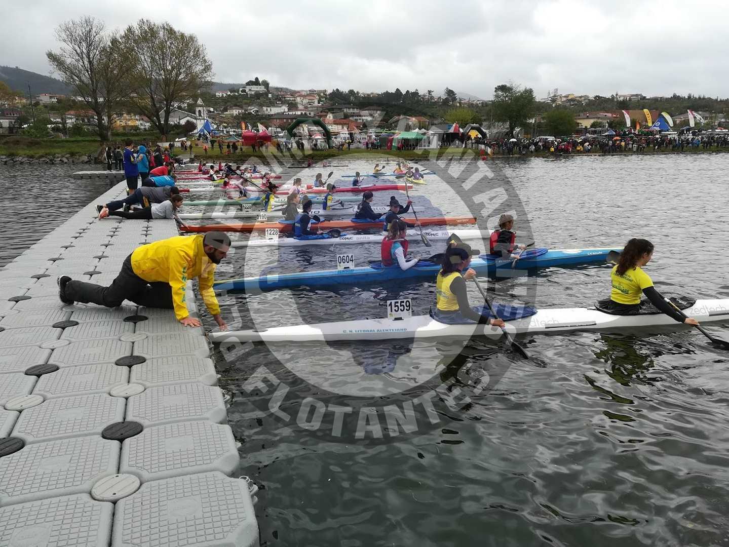 Muelle flotante para actividades deportivas