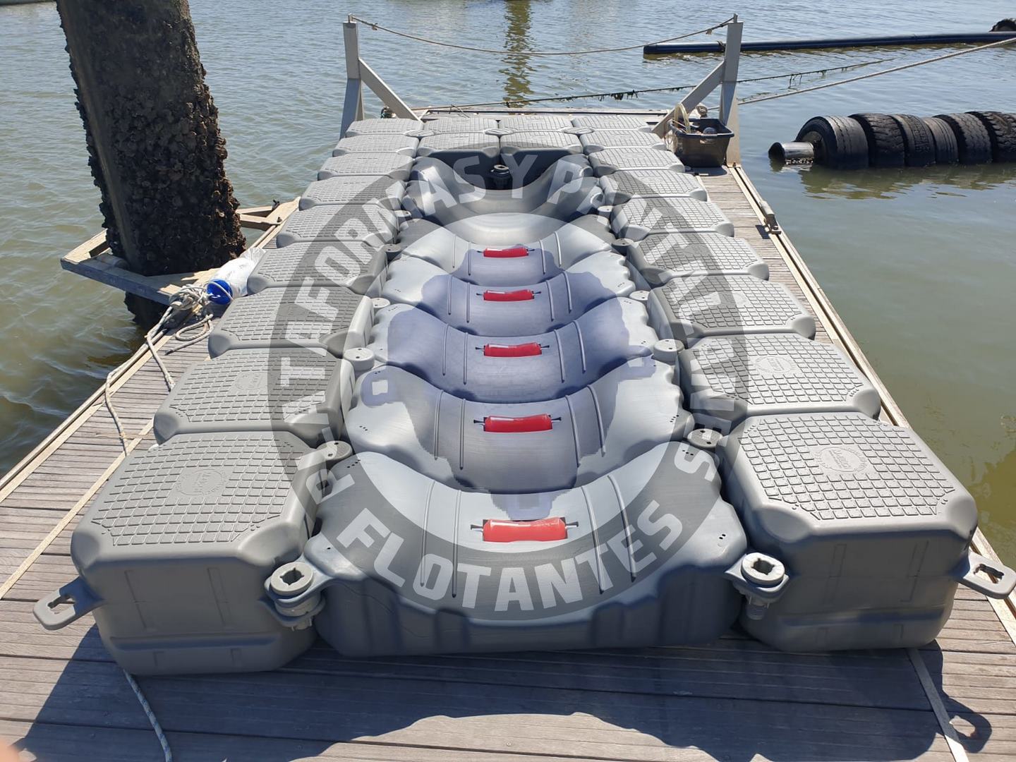 plataforma moto de agua