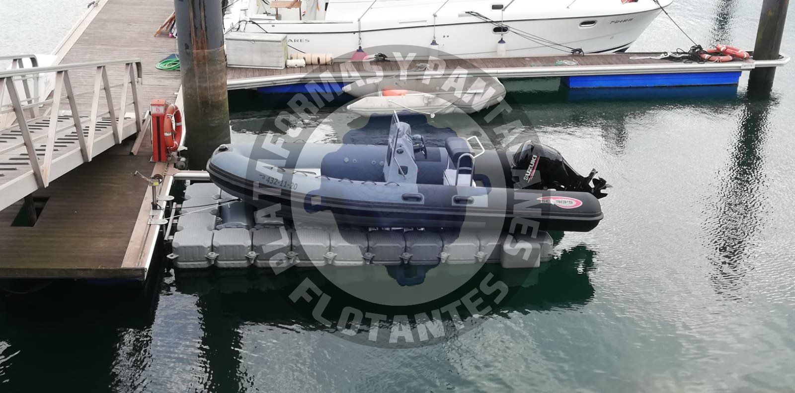 Plataforma para embarcación de 5,5 m