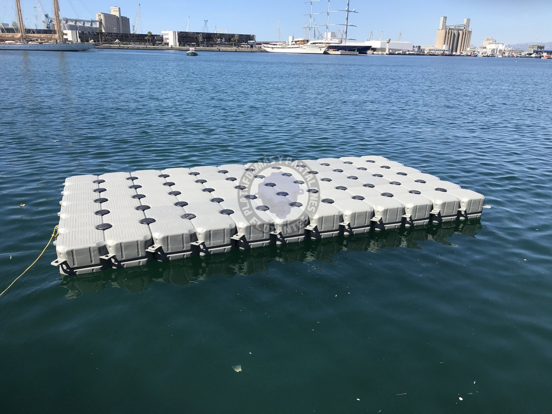 Pantalan flotante de trabajo