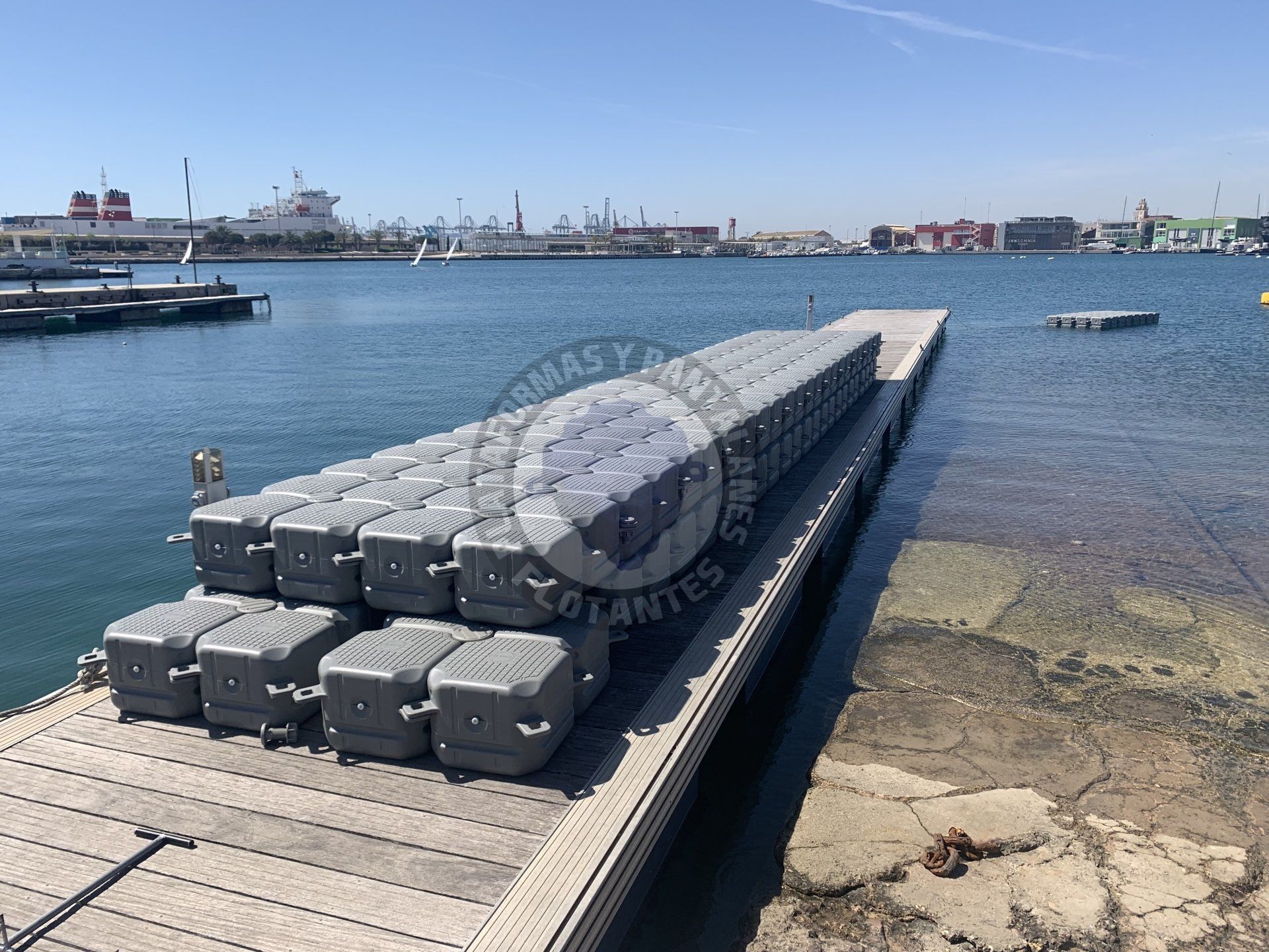 Pantalanes flotantes modulares