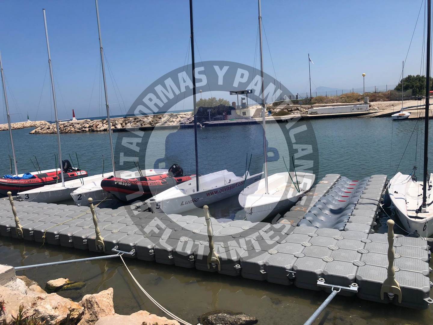 Muelle flotante para barcos